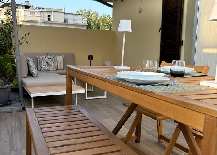 In Attico Zona Mare B&B 카톨리카